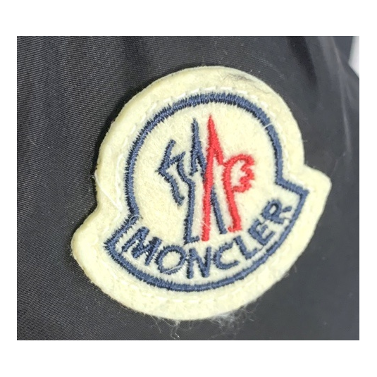 Moncler Cinched-Waist Puffer Jacket with Fur-Trim Hood - Black