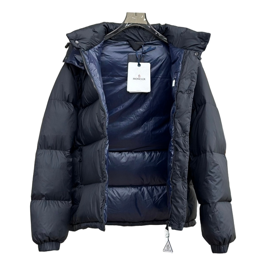Moncler Cyclone Convertible Puffer Jacket with Zipped Pockets