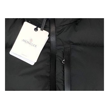 Moncler Wide-Quilt Hooded Puffer Jacket with Tonal Logo Patch